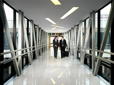 Hotel Courtyard By Marriott Airport