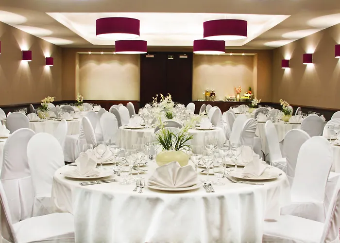 Courtyard By Marriott Airport Hotel 4*