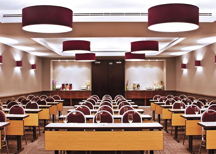 Courtyard By Marriott Airport Hotel 4*