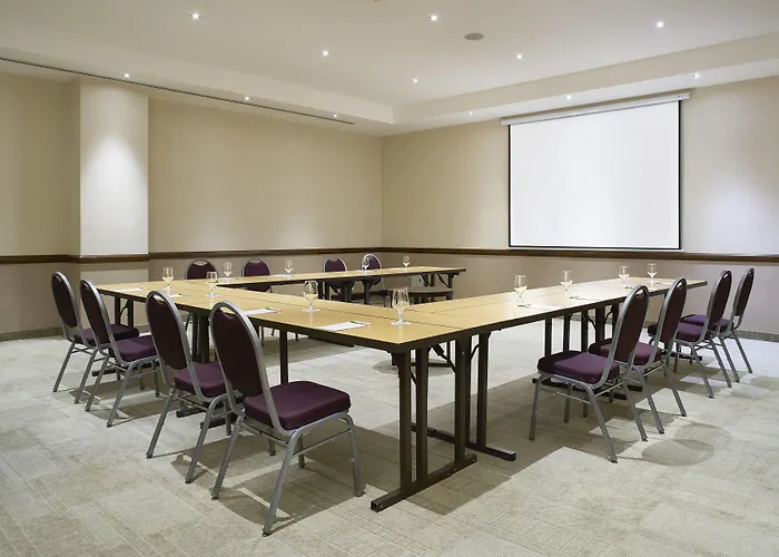 Hotel Courtyard By Marriott Airport