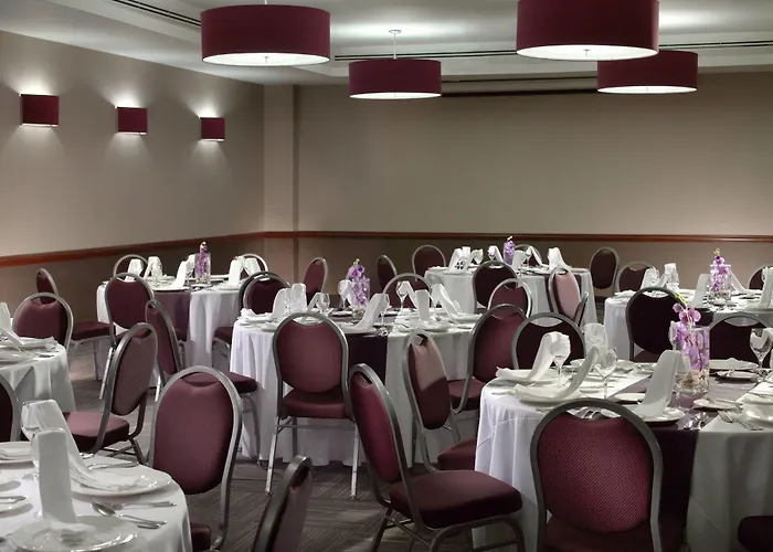 Courtyard By Marriott Airport 4*